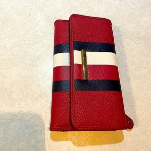 Women’s hilfiger trifold wallet